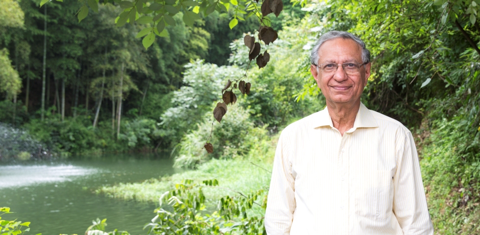 Ravi Chaudhry_Portraits_ Naked Retreat_1RoundTable in China_